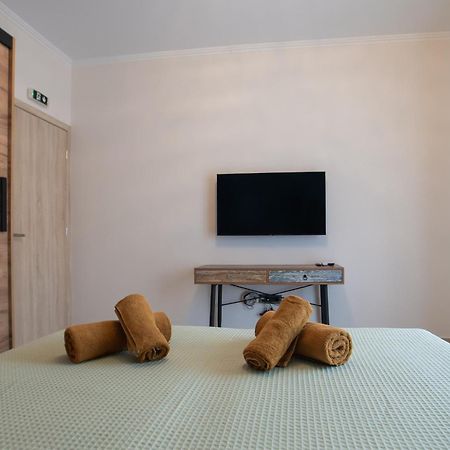 פלטאריה Elegance Suites מראה חיצוני תמונה