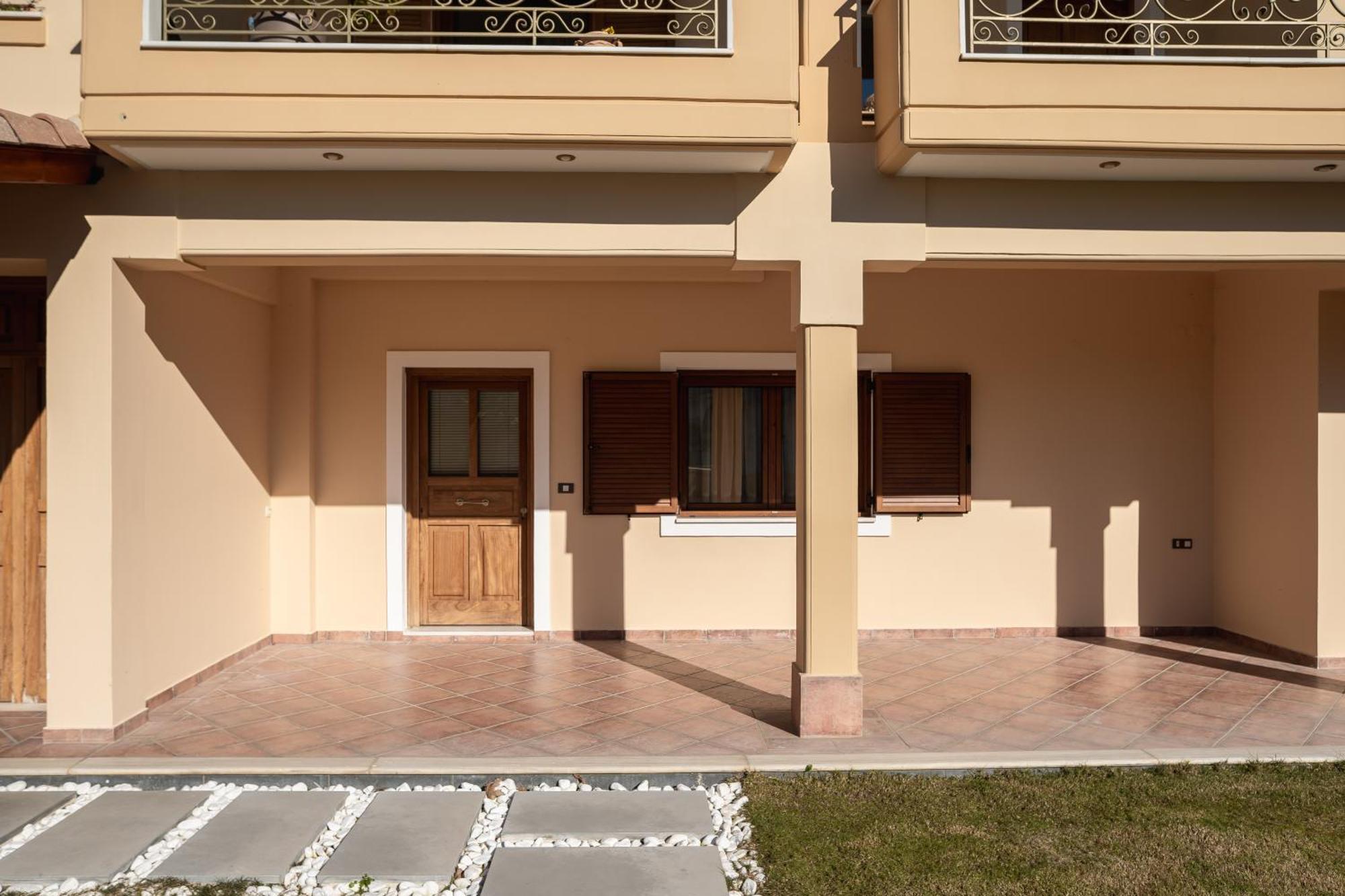 פלטאריה Elegance Suites מראה חיצוני תמונה