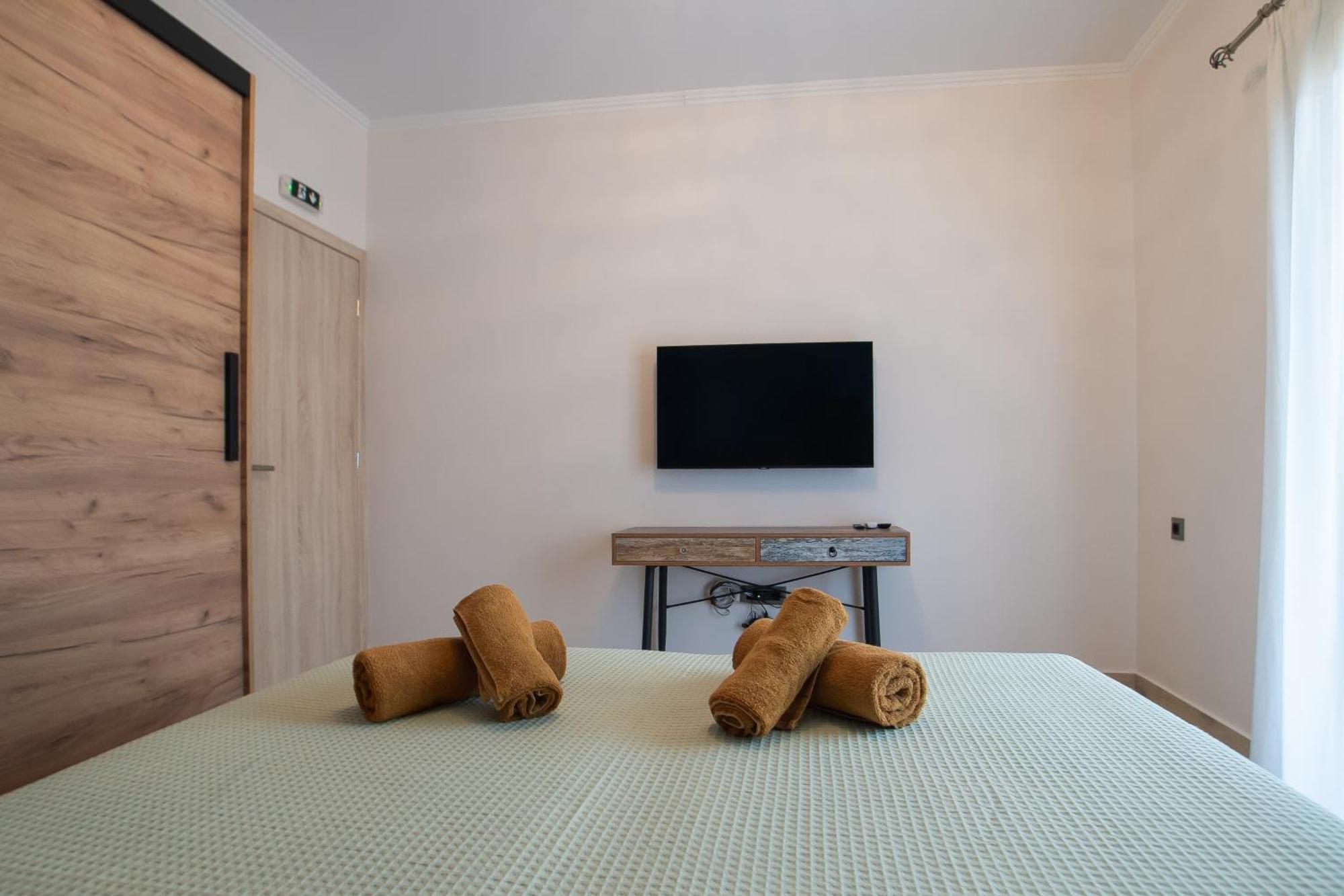 פלטאריה Elegance Suites מראה חיצוני תמונה